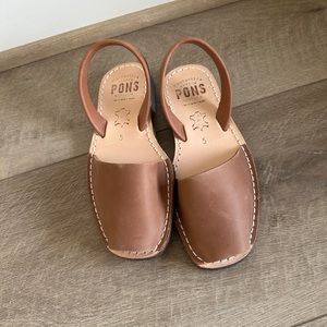 Avarcas USA pons sandals - size 5